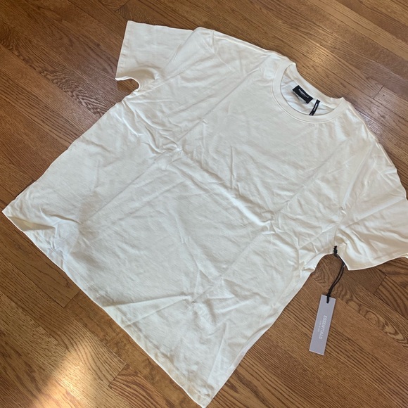 CC💥 NWT Fear of God Essentials 3M Logo Boxy Tee - Picture 7 of 8
